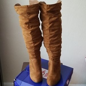 COMFY KNEE HIGH BOOTS
